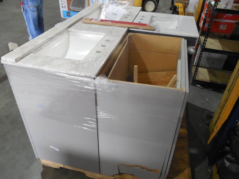 lot 16 image: WHOLESALE PALLET LOT OF BATHROOM VANITYS
