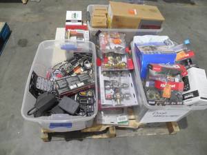 lot 93 image: PALLET LOT OF LOCKS AND DOOR HARDWARE.