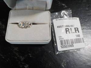 Rings-missing parts or stones and 2...