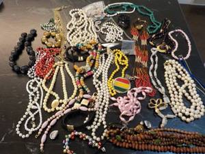 Mixture of Jewelry...
