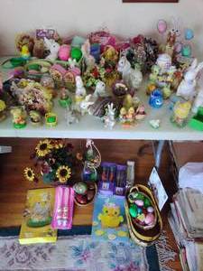 lot 97 image: Lot of Easter Decor