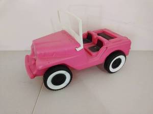 lot 87 image: Vintage Pink Toy Doll Car