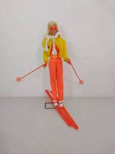 lot 67 image: Vintage 1966 Mattel Barbie Doll with Skiing Equipment
