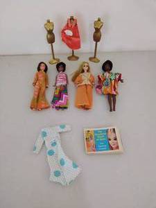 lot 106 image: Lot of Vintage The Wonderful World of Dawn- Fun Fashions Friends Dolls with Accessories