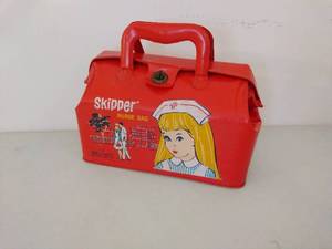 lot 75 image: Vintage Red Vinyl Skipper Nurse Bag