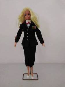 lot 135 image: Vintage 1968 Mattel Barbie Doll- Marines