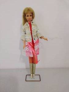 lot 158 image: Vintage 1966 Mattel Barbie Doll