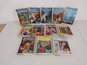 lot 332 image: Twelve Vintage Hardcover Nancy Drew Mystery Stories