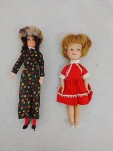 lot 167 image: Pair of Vintage Dolls