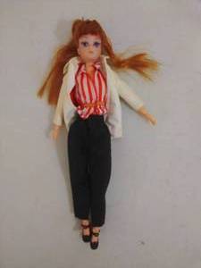 lot 160 image: Lot of Dolls