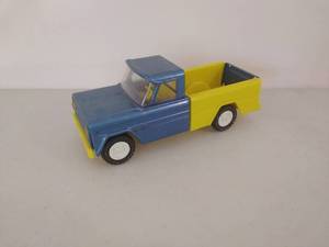 lot 193 image: Vintage Structo Kom-Pak Trucks