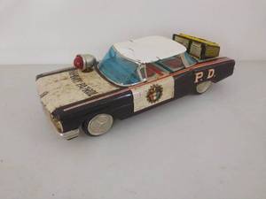 lot 194 image: Vintage Oldsmobile Highway Patrol PD Car