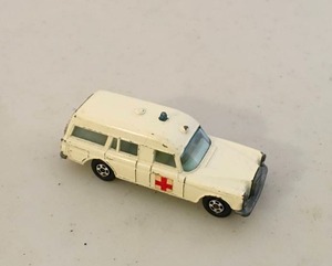 lot 9 image: Vintage Lesney Matchbox Mercedes Benz
