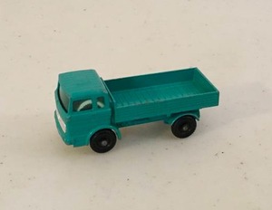lot 17 image: Lesney Matchbox Mercedes Truck