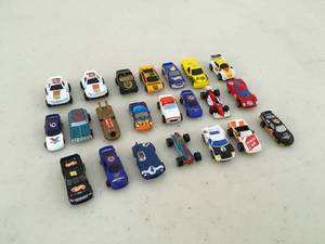 lot 46 image: 20 Micro Machines