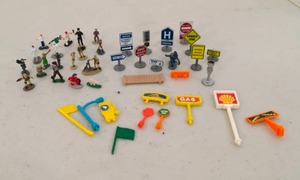 lot 49 image: Forty-Two Pieces of Micro Machines Accessories