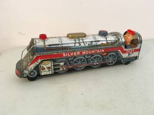 lot 89 image: Vintage Modern Toys Silver Mountian Locomotive