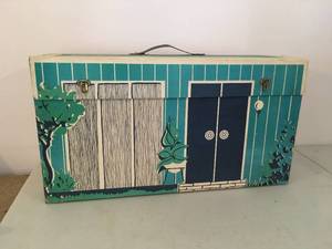 lot 123 image: Vintage Mattel Barbies Dream House- Teenage Fashion Model