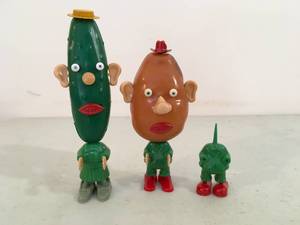lot 150 image: Cooky the Cucumber and Mr. Potato Head Picnic Pals