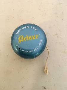lot 140 image: Vintage Blue Deluxe Yo-Yo