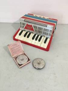 lot 203 image: Collection of Vintage Toy Instruments