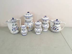 lot 207 image: 6 Pieces of Heritage by Royal Sealy Ceramic Canister Set