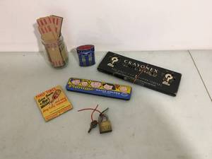 lot 215 image: Collection of Vintage Items