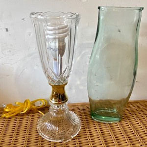 lot 13 image: Glass Table Lamp & Vase