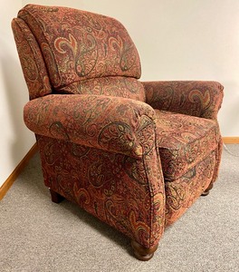 lot 38 image: Like New Paisley Patterned Burgundy, Maroon, & Sunflower Fabric Recliner