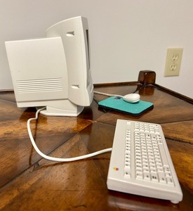 lot 53 image: Rare American Doll Computer Apple Macintosh- Works