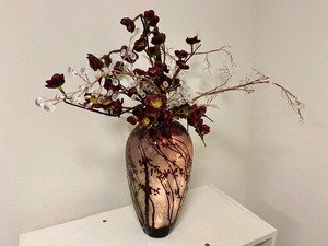 lot 58 image: Etched Glass Vase w Light Up Faux Flowers- Works