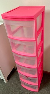 lot 118 image: Sterilite Neon Pink Plastic Storage Chest