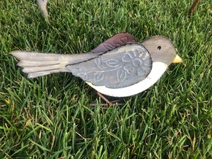 lot 181 image: Lawn Decor