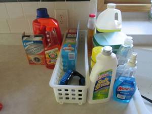 lot 21 image: Cleaning Supplies Partial & Full B...