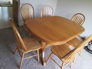 lot 24 image: Dining Room Table With 6 Chairs, Bu...