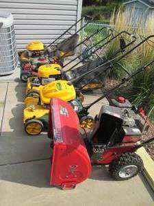lot 50 image: 4 Lawnmowers, & 1 Snowblower All For Parts