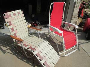 lot 60 image: (2) Outdoor Patio Chairs...
