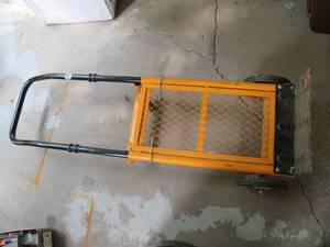 lot 123 image: Hand Truck