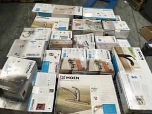 PALLET WITH MOEN FAUCETS FOR PARTS SEE PICS