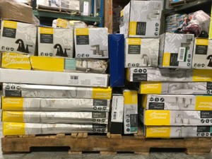 PALLET WITH AMERICAN STANDARD FAUCETS CUSTOMER RETURNS NOT INSPECTED