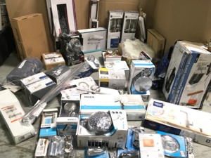 Assorted mix pallet with moen glacier bay small appliances for bathrooms See pics