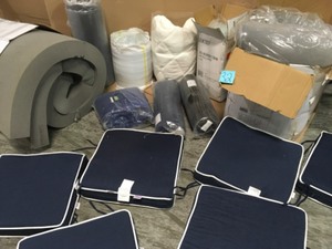 Assorted mix pallet with pillows & cushions See pics