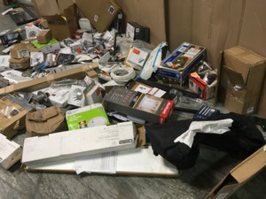 Assorted mix pallet with moen glacier bay delta bathroom accessoriessupplies See pics