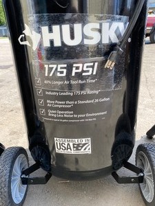 ASSORTED PALLET WITH 4 HUSKY 175 & 200PSI AIR COMPRESSORS FOR PARTS O REPAIR SEE PICS