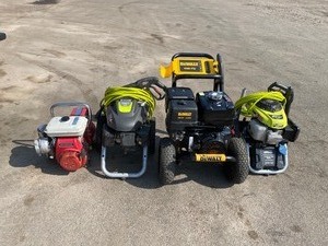 ASSORTED PALLET WITH DEWALT RYOBI GAS PRESSURE WASHERS SEE PICS
