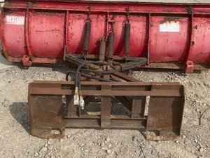 lot 4 image: Skid-Loader Snow Plow