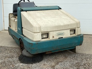 lot 1 image: Tennant 355 Commercial Sweeper