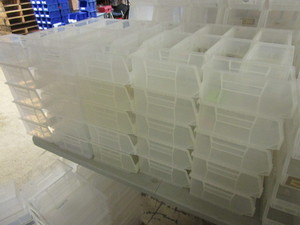 lot 316 image: AKRO BINS, CLEAR, PART# 30-230