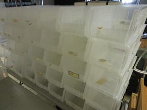 lot 318 image: AKRO BINS, CLEAR, PART#30-240