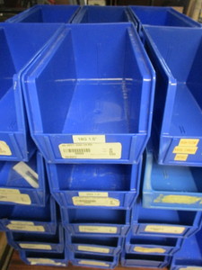 lot 320 image: AKRO BINS, BLUE, PART# 30-230.